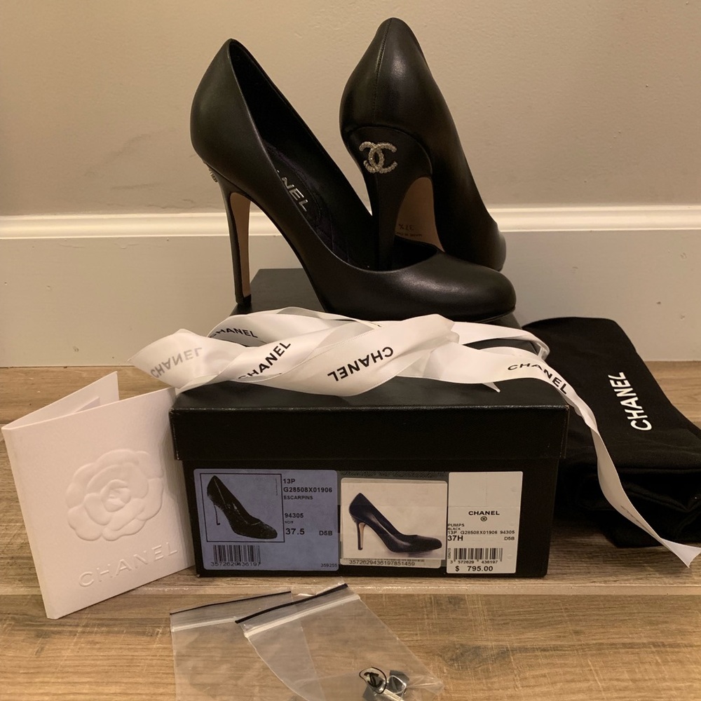 Black Chanel Pumps